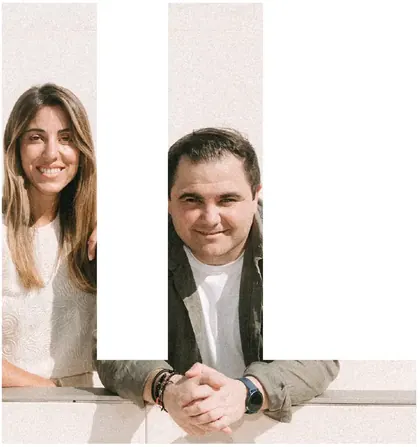 Equipo de ALLÓ The Agency trabajando en estrategia de marketing